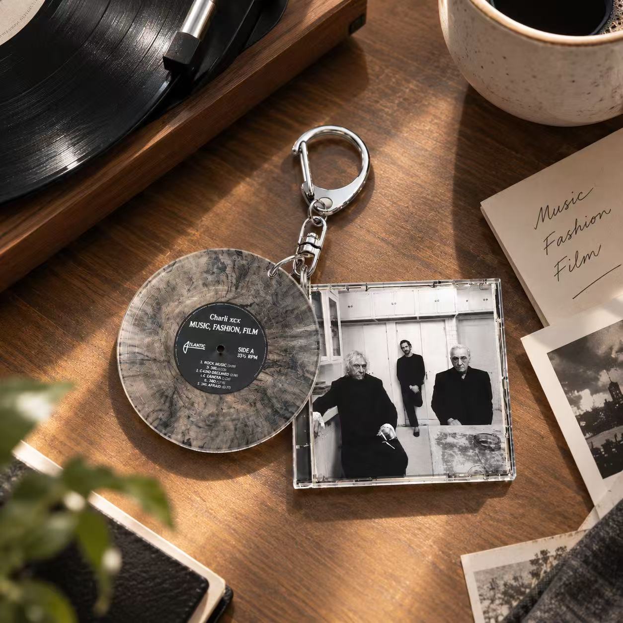 سلسلة مفاتيح تشارلي إكس سي، مو - مراجعة Phone Accessories Charms وسعره